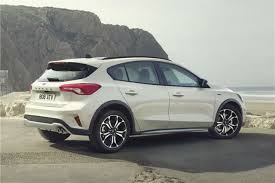 The engine offers a displacement of 1.5 litre matched to a front wheel drive system and a manual gearbox with 6 gears. Review Ford Focus Active 2019 Honest John