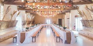 Perché non ricevere i propri ospiti in spiaggia, o comunque a due passi dal mare! Tavolo Imperiale L Allestimento Perfetto Per Il Tuo Matrimonio