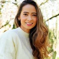 Nicolette Bell's Instagram, Twitter & Facebook