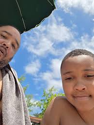 Dust discomfort and spiritual reflection in daily life