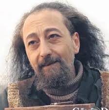 Evliya rollerinin rock'çı kahramanı!