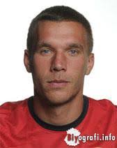 Kariyer sayfasında lukas podolski isimli futbolcunun sezon bazında takımının yer almış olduğu turnuvalardaki maç, gol, asist, sarı kart, kırmızı kart, oyuna girme, oyundan alınma, ilk. Lukas Podolski Biyografi Info
