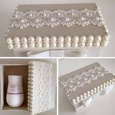 Caixa De Mdf Decorada Com Renda E Pérola Acertando No Presente Caixa 10x15 Decorada Com Perolas E Renda Produtosnatura Present Caixas Decoradas Caixas Com Perolas Caixas Artesanais