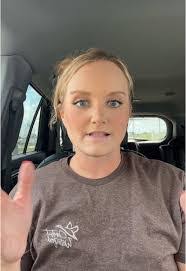 Candice Yates's Instagram, Twitter & Facebook