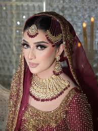 Signature Barat Bride by MadihakhanMua 🔥 Photography  @theroyalweddingmoments For booking Internationally Contact via WhatsApp  07702272011 Or Pakistan 00923089506304 England Dates 🇬🇧 Jan to Nov 2025  Pakistan 🇵🇰 Nov To Jan 2026 @madihakhanbridalstudioo