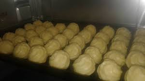 Resipi kuih yang menjadi feveret keluarga diraja ini dikongsi. Resepi Cream Puff Kastard