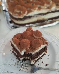 Kedi Dili Ya Da Hazir Pandispanya Kullanmadan Kendi Yapacaginiz Pandispanya Ile Harika Bir Tiramisu Tarifi Var Burada Dikdorge Pastalar Tatli Tatli Tarifleri