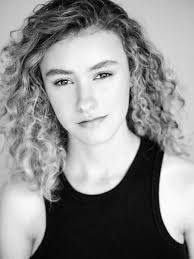 Ella Dixon's Instagram, Twitter & Facebook