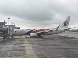 Lapangan terbang antarabangsa kuching yang terletak di bandar kuching, sarawak merupakan lapangan terbang utama negeri tersebut. File Malaysia Airlines Boeing 737 800 Di Lapangan Terbang Antarabangsa Kuching Jpg Wikimedia Commons