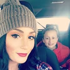 Tara Perri's Instagram, Twitter & Facebook