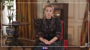 Camille lou vit les choses intensément. Le Bazar De La Charite Camille Lou Alice Est Une Rebelle Le Bazar De La Charite Tf1