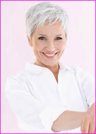 The short shaggy cut is perfect for women with round faces and people with thinner hair. Pin On Haircut Ideas