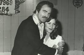 Sally Field mừng vì Burt Reynolds không có cơ hội đọc hồi ký của cô | Vanity Fair