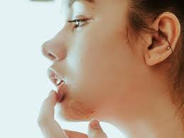 Bahan alami apa yang bisa dipakai untuk memutihkan kulit? 12 Cara Mengobati Bibir Kering Yang Mengelupas Dengan Bahan Alami Aman Hot Liputan6 Com