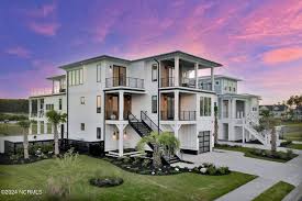 Homes for Sale Between $3790112-$4263876