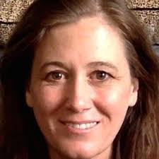 Lori Pickering's Instagram, Twitter & Facebook