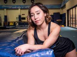 Moreover, she has a height of 5 feet 1 inches ( 1.51 meter, 151 centimeters) and weight is around 43 kilograms (94 lbs) approx. Katelyn Ohashi Wiki Height Weight Age Boyfriend Family Biography More