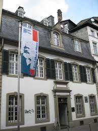 The chief debunker of capitalism karl marx was born in trier in 1818. Datei Karl Marx Haus Trier 2009 Jpg Wikipedia