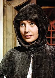 Lada se za něj nechce provdat a na radu chůvy uprchne. Princezna Se Zlatou Hvezdou 1959 Galerie Z Filmu Csfd Cz