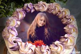 We offer a variety of florist arranged and gift box delivered flowers to celebrate the most romantic holiday of the year. Modern Purple Birthday Cake With Photo Frame