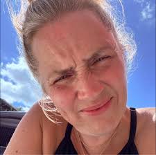 I LOOOVE a good #ThrowbackThursday !! Get up with me today and get moving…  we'll do it together!! This move is an oldie but a goodie from filming my  TV Show Daily