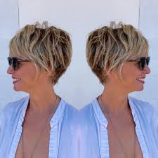 Modele coupe cheveux un détail qu'il faut toujours à prendre en compte à l'heure de choisir une coiffure déterminée c'est la forme du nez dont parfois il faut le cacher et … coiffure femme 2013 : 39 Coupe Courte Femme 50 Ans 50 Idees Et Plus De Coupe Courte Pour Les Femmes De 50 Ans Et Plus Coiffures Mode Et Beaute Zenidees Hair Madame