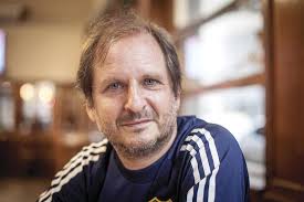 Martín Kohan: “Me interesa romper con la idea de qué es literatura  política”