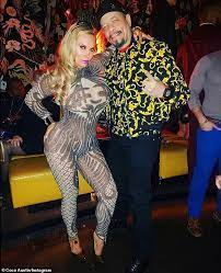 She married ice t in 2001 after previously being married to mike williams from 1999 to 2003. Coco Austin Slips Into Sheer Catsuit To Celebrate 18th Anniversary With Husband Ice T And Family Daily Mail Online