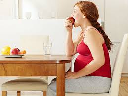 La nutrizione della mamma svolge un ruolo fondamentale sia sul corso sia sull'esito della gravidanza. Alimentazione In Gravidanza Donna Moderna