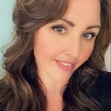 Kasie Walker's Instagram, Twitter & Facebook