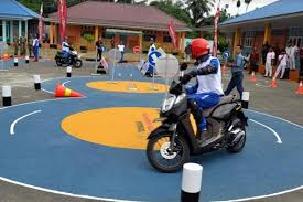 Ia merupakan inisiatif cybersecurity menerusi dasar keselamatan siber negara yang. 7 Sikap Dasar Yang Pengaruhi Keselamatan Berkendara Saat Naik Motor Halaman All Kompas Com