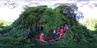 Goa Jepang Coban Talun, terletak sekitar 750 meter dari parkiran, jalan  menuju goa ini lumayan bagus. Di sebelah kanan dan kiri terdapat perkebunan  bunga hortensia dan juga pinus yang menjadi peneduh. Sayangnya,