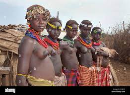 Dassanech, or daasanach, or dasenach people. Omorate, Omo river, Ethiopia,  Africa. Naked young girls and women Stock Photo - Alamy