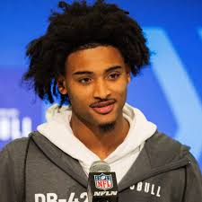 Clemson CB Nate Wiggins injured running blazing 40-yard dash