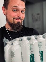 Dustin Vick's Instagram, Twitter & Facebook