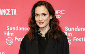 She portrayed kim boggs in edward scissorhands and elsa van helsing in frankenweenie , both of which were also directed by tim burton. Winona Ryder Got Beat Up As A Teen For Wearing Boy S Clothes