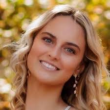 Lily Ruth's Instagram, Twitter & Facebook