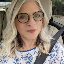 Christina Vr(@christinav1102)の投稿