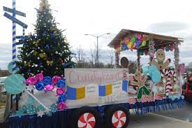 You can create a colorful red and green float ideal for a christmas parade. Oconee Campus Wins Award For Christmas Parade Float