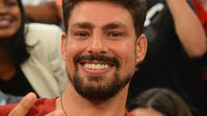 Cauã Reymond relembra pedido da mãe antes de morrer