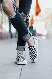Casual Weekend Outfit Livvyland Austin Tx Vans Slip Ons Outfit Vans Slip On Casual Weekend Outfit
