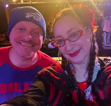 Honored and excited to share the stage tonight with my fellow #sequin and  charitable fundraiser extraordinaire @andymacmusic tonight to raise $ for  @stbaldricks 💚🙏. This event and the cause are very dear