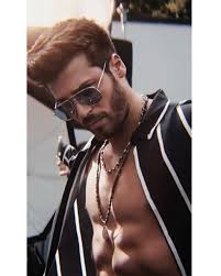 Can yaman is trying his hand at a new, very risky business, launching his own line of perfumery. X6xpnw2l Ep51m