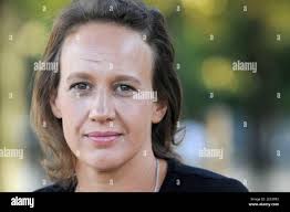 Photo du dossier datée d'août 2010 de l'artiste français Constance Meyer à  Paris, France. Meyer a publié un livre intitulé « la jeune fille et  Gainsbourg », qui relate sa relation d'amour