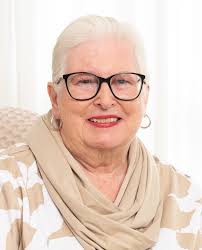 I almost missed the bus. 😱 A friend took this in Sydney this morning. I  can't decide if it's cringey or cool… OK it's definitely cool. # StormChild