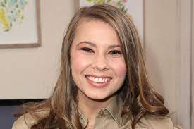 The australian actress and television presenter, bindi irwin was born on july 24, 1998. Bindi Irwin Steve Irwins Tochter Hat Ja Gesagt Gala De