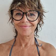 Some of you might be german speaking..and want to give these wonderful  little Barbapapa Stories to your kids? And the famous Mouse for sure is  also not to be missed🫠