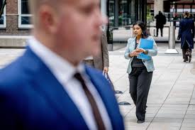 Plots veegt de nieuwe minister plan voor arbeidsmigranten van tafel.  Voorganger Van Hijum insinueert invloed lobby