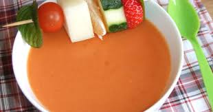 Gazpacho De Tomate Y Frutas Receta De Cuqui Bastida Receta Gazpacho De Tomate Recetas De Comida Gazpacho