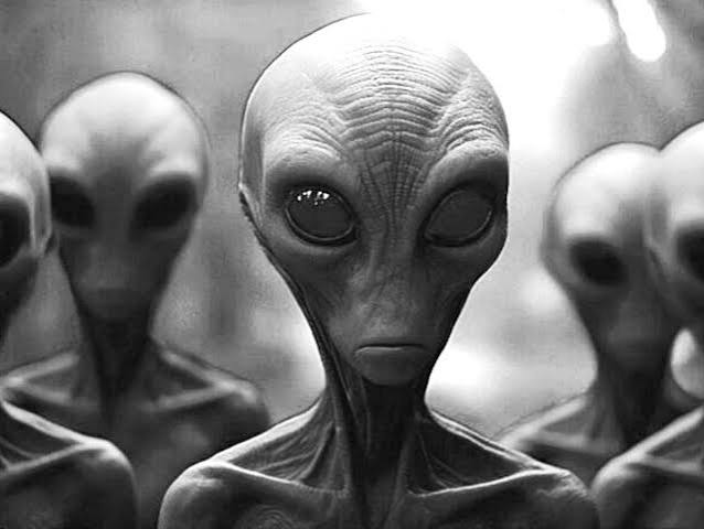 My Conversation with a 'Silicon-Based Alien' on Alien Life — Minding The  Campus